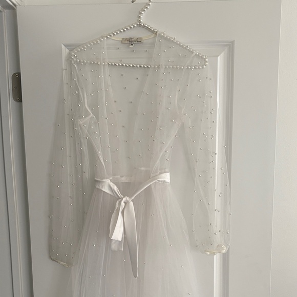 Elegant White Sheer Robe with Pearl Accents - Picture 1 of 3